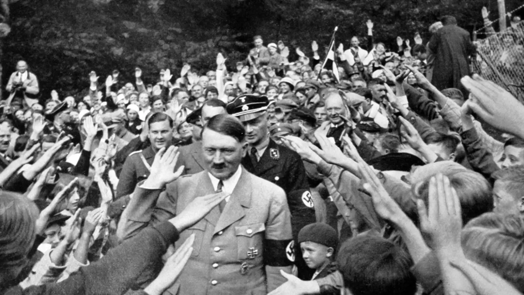 Adolf Hitler bol schopný zmanipulovať davy.