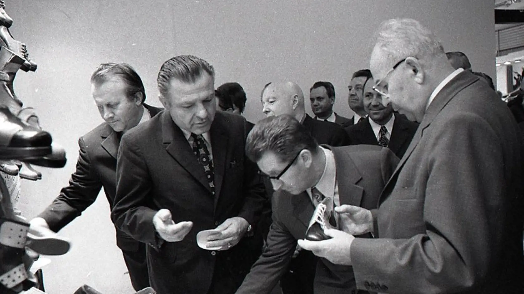Rok 1973: Prezident Gustáv Husák na výstave Trenčín-mesto módy.
