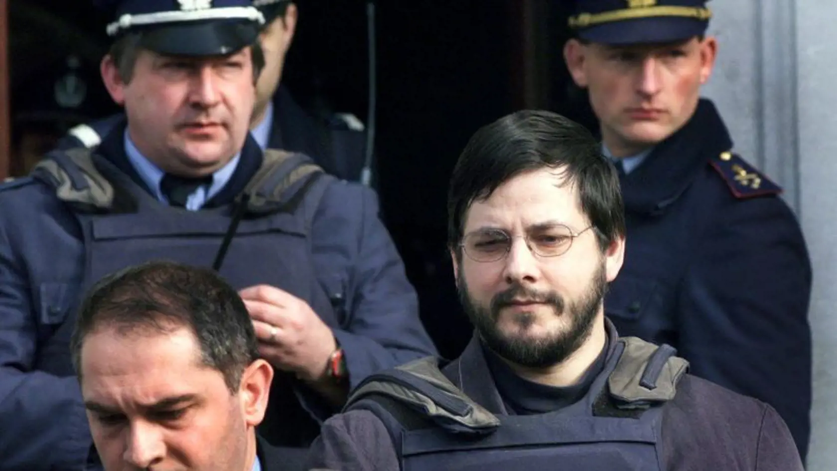 Mark Dutroux, pedofilný vrah, žiada o prepustenie do domáceho väzenia.