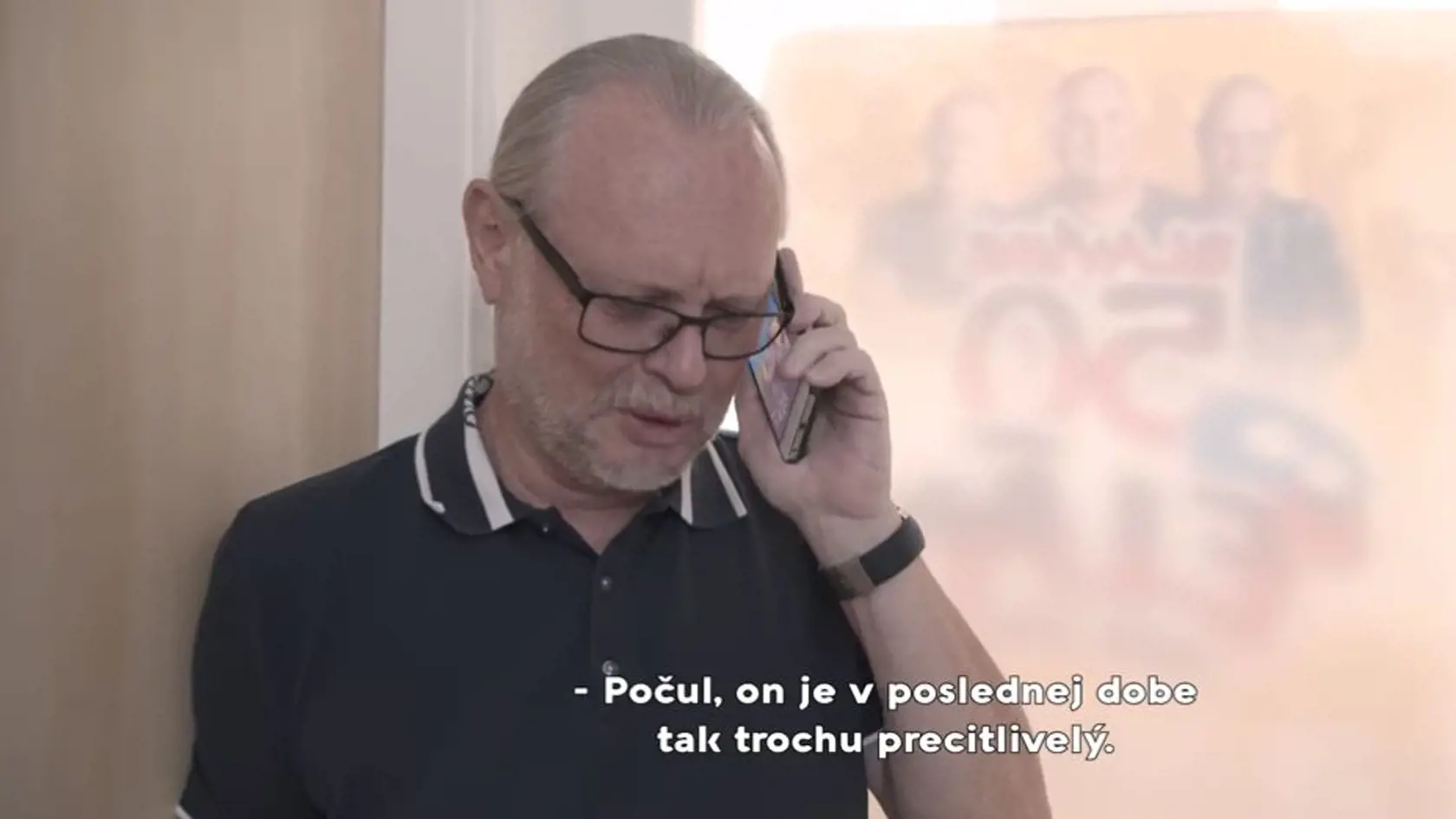 Elán vypustil do sveta škandalózny klip, kde Jožo Ráž mieri zbraňou na novinárov.