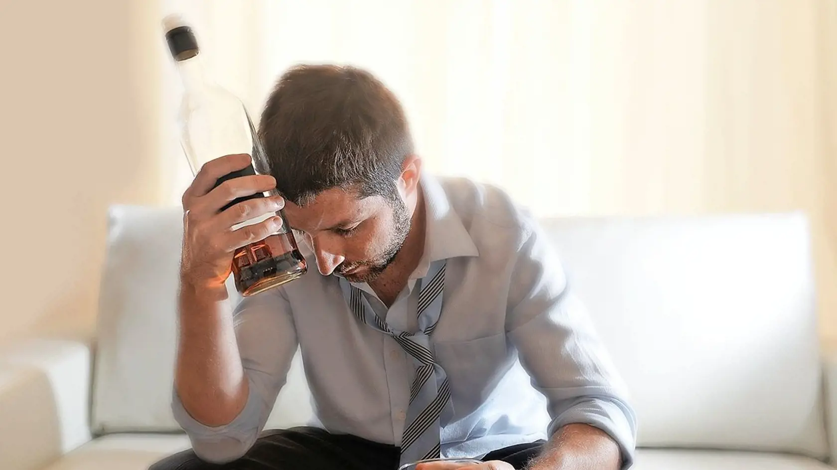 Nadaní ľudia častejšie siahajú po alkohole.