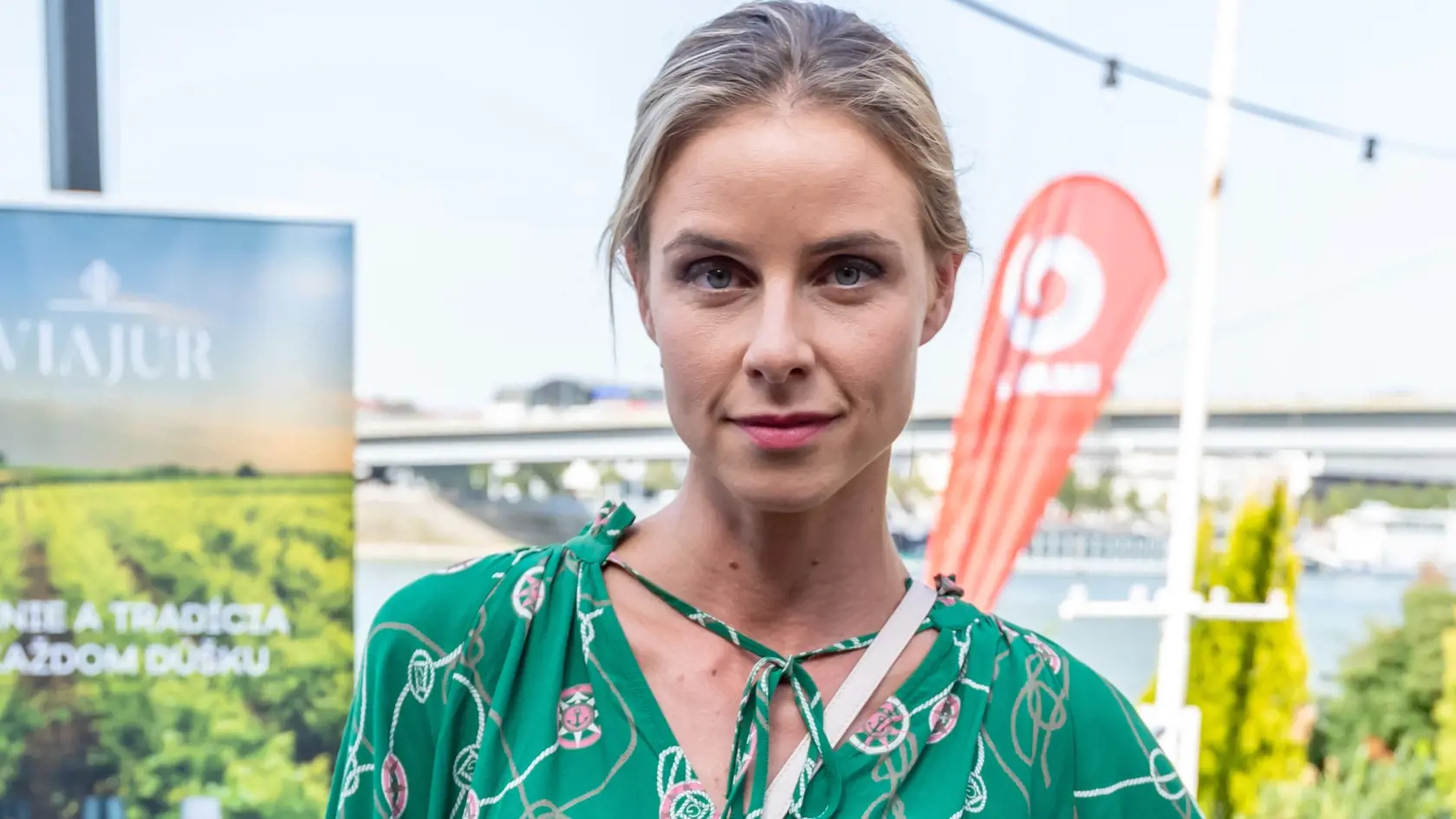 Narodeninová párty TV JOJ v reštaurácii Aušpic. Na snímke Nela Pocisková.