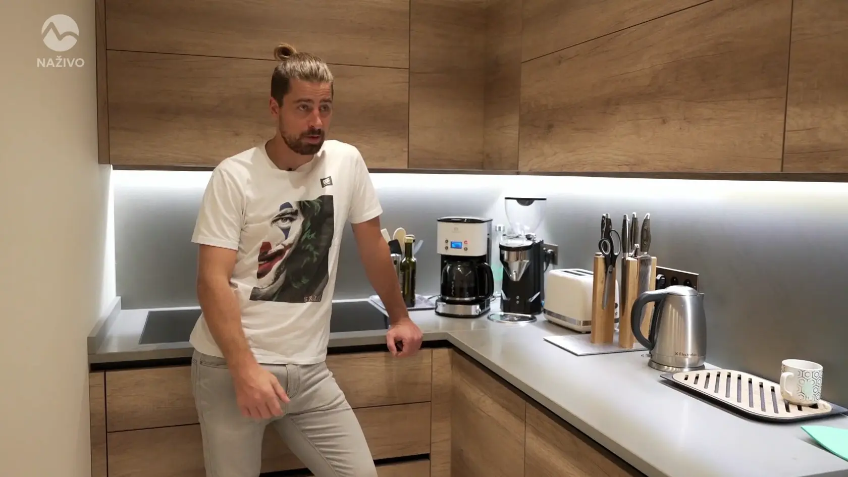 Peter Sagan vďaka účinkovaniu v Let´s Dance ukázal svoje zahraničné bývanie. 