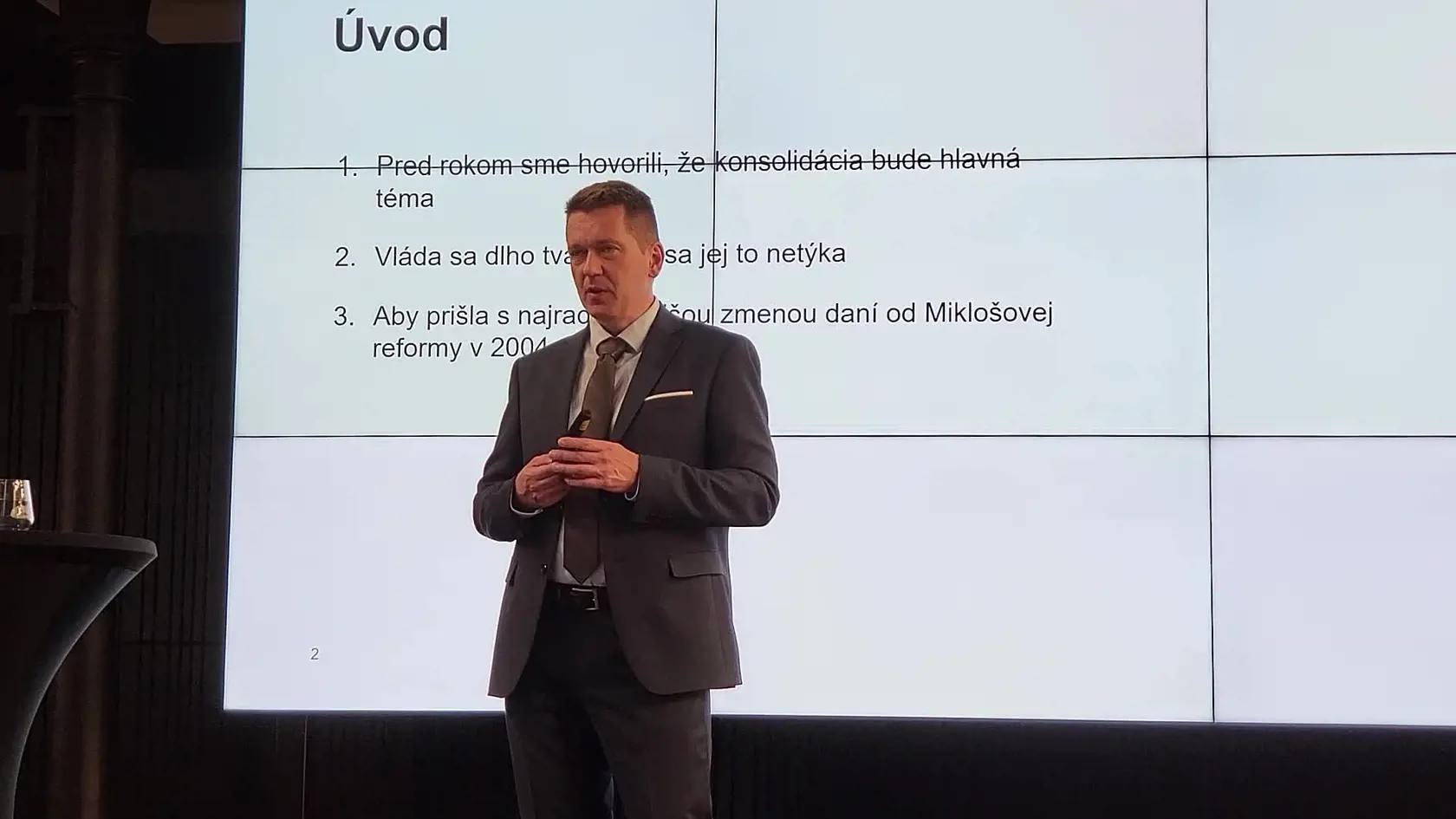 Analytici zhodnotili parlamentom schválený konsolidačný balíček. Zlepší verejné financie? Pomôže ekonomike a zamestnanosti?