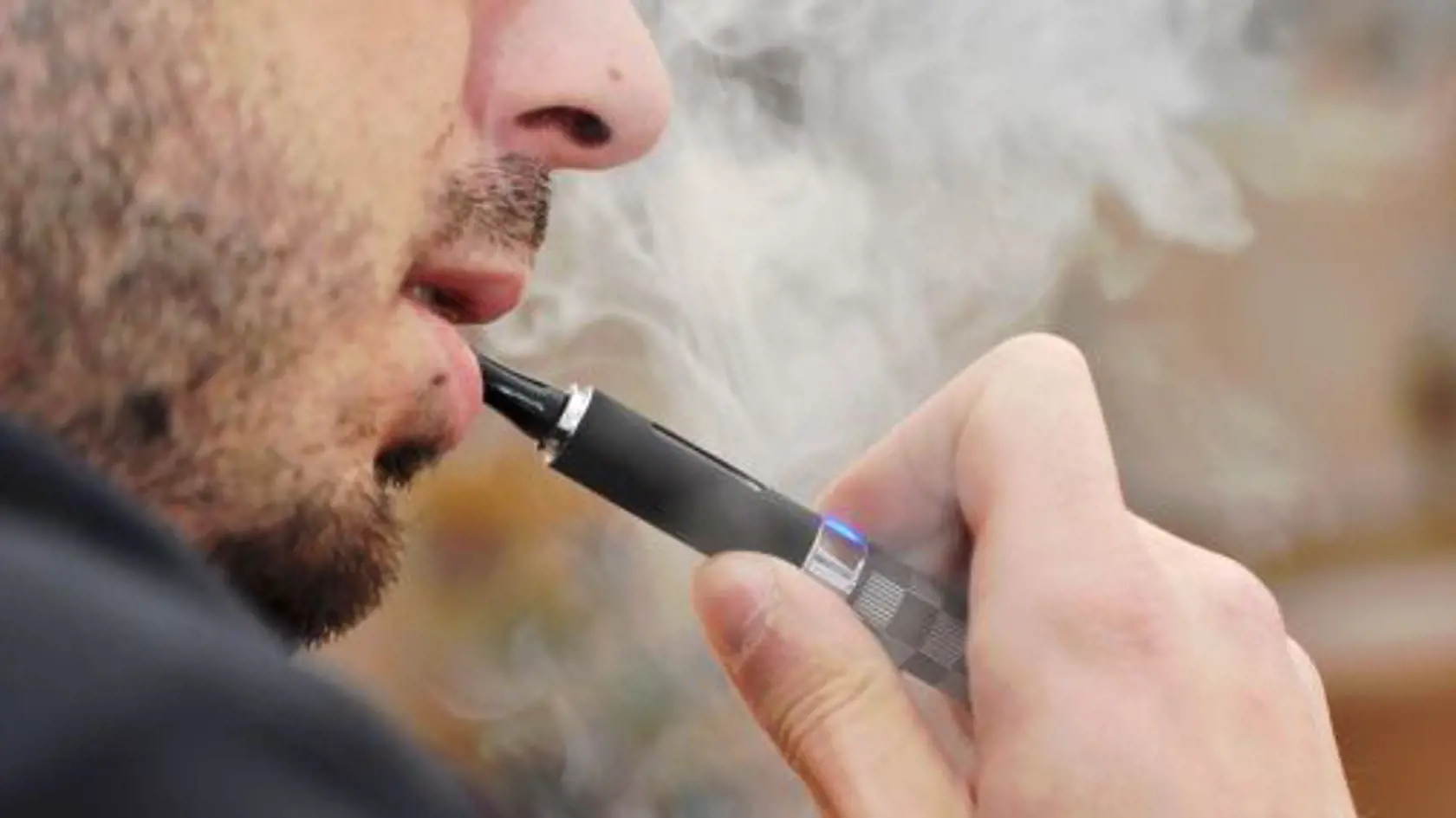 Elektronické cigarety sa prudko rozmáhajú. Ani štát ich cenu príliš nezvyšuje.