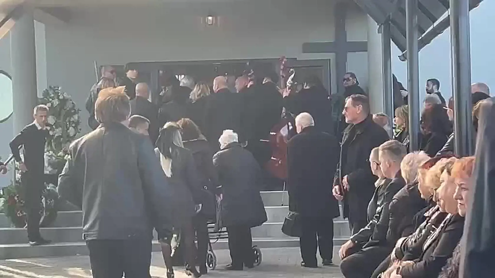 POHREB kráľa cigánskych piesní Ľuba Virága: Obrovská účasť a smútočný sprievod