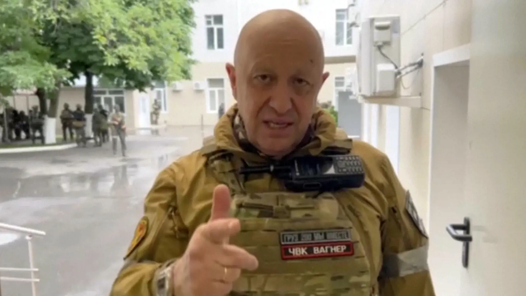 Na snímke z videa šéf ruskej žoldnierskej Vagnerovej skupiny Jevgenij Prigožin natáča svoje video v Rostove na Done v sobotu 24. júna 2023. Prigožin naďalej čelí v Rusku vyšetrovaniu zo strany ruskej Federálnej bezpečnostnej služby (FSB) za zorganizovanie ozbrojenej vzbury.