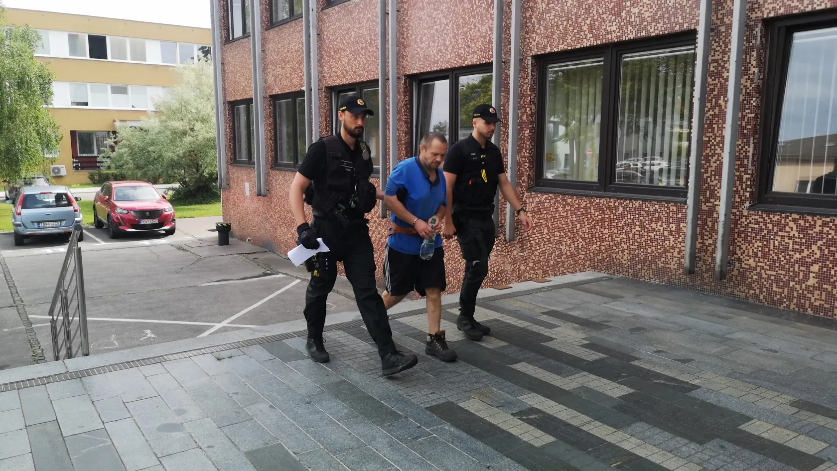 O väzbe rozhodoval Okresný súd v Trenčíne.