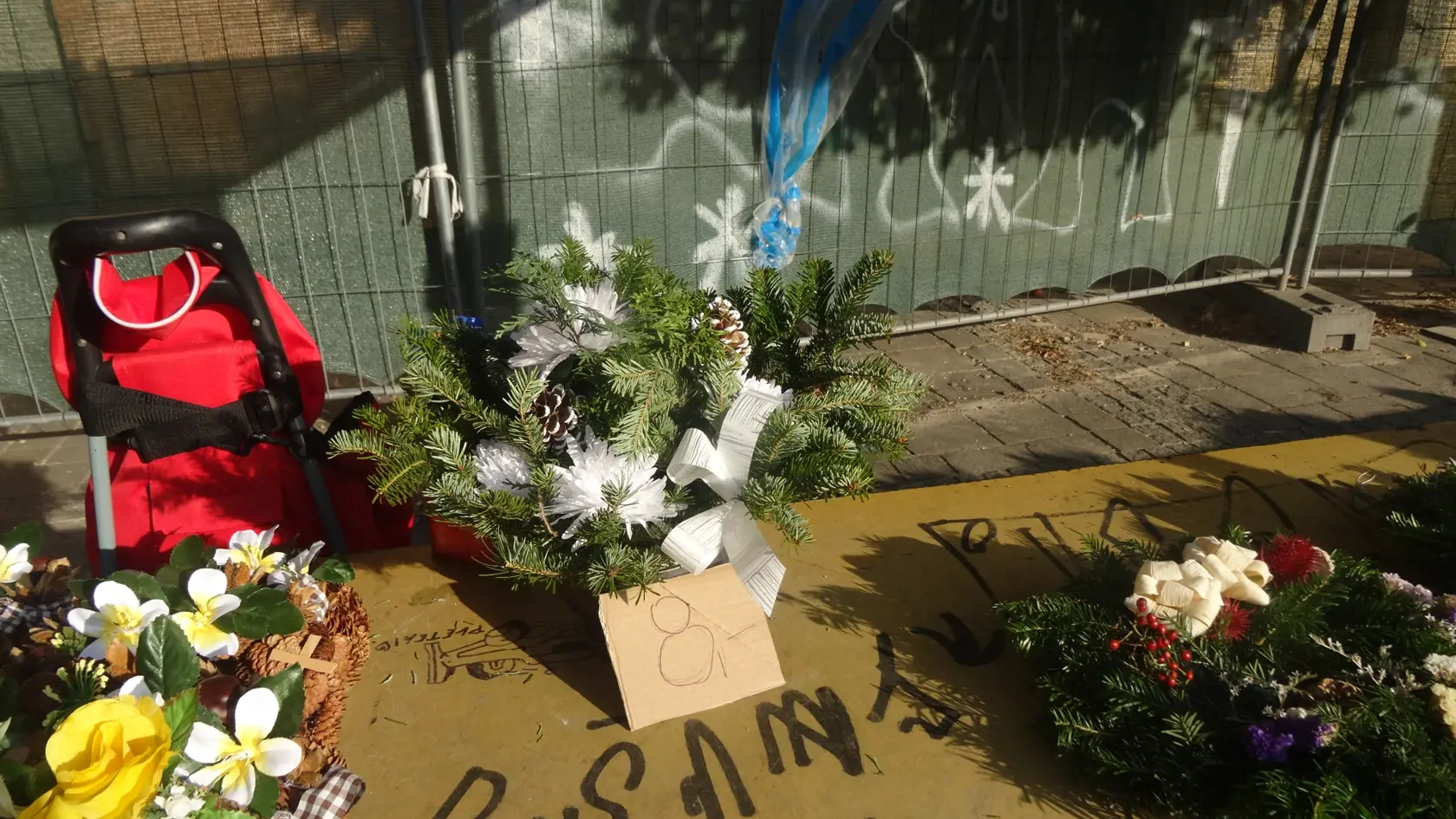 V Košiciach sme navštívili najväčšie trhovisko na Dominikánskom námestí a trh pri Verejnom cintoríne. Ceny a druhy tovaru sú rôzne, ale určite si tam každý nájde čo sa mu páči.