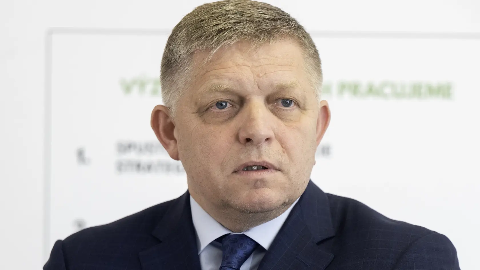 Na snímke predseda vlády SR Robert Fico (Smer-SD) navštívil Ministerstvo pôdohospodárstva a rozvoja vidieka SR počas tlačovej konferencie 20. mája 2025 v Bratislave.