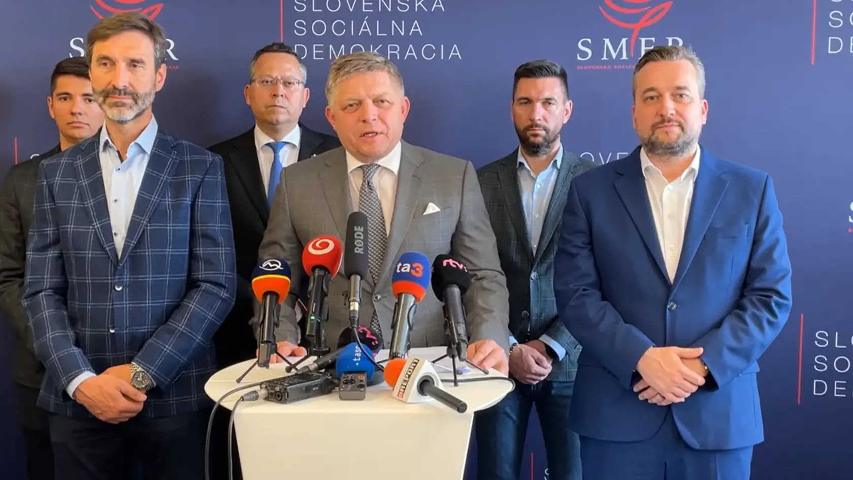 Smer ohlásil petičnú akciu počas tlačovej konferencie.