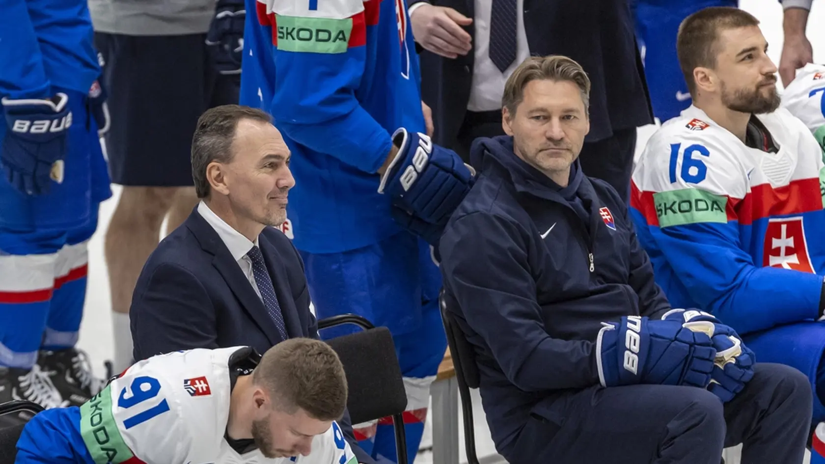 Tímove fotenie slovenských hokejistov na MS 2025 v Štokholme. Na snímke je Miroslav Šatan a Vladimír Országh.