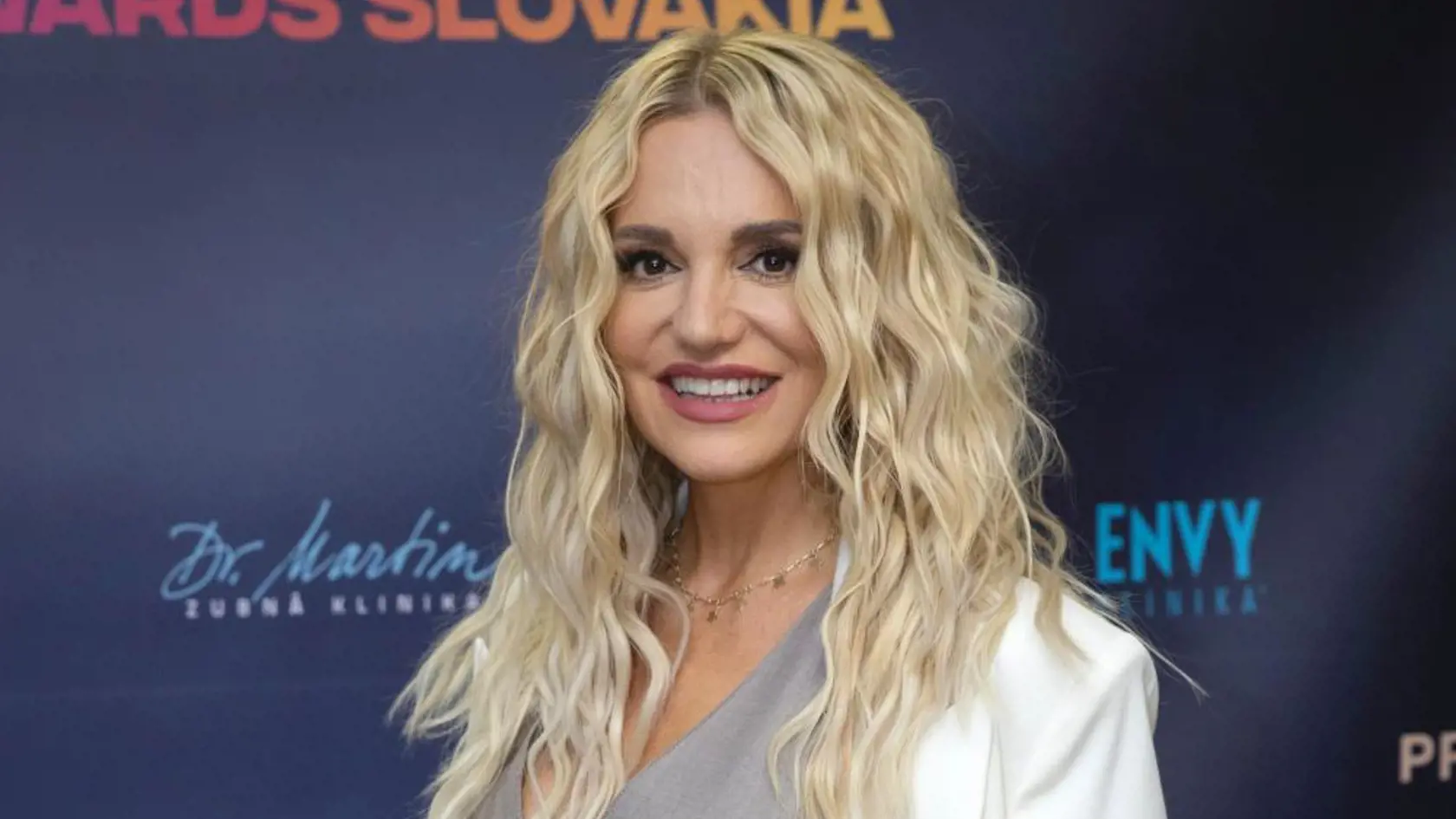 DIVA NA
JADRANE
Na jachte si
aktuálne užíva
slnečné dni
speváčka Dara
Rolins. Tá sa
pochválila
zábermi
z Chorvátska,
kde okrem relaxu
na palube zakúsila
jazdu v rýchlom
člne. Podľa
zverejnených
fotografií trávi
pobyt na Jadrane
s dcérou
i kamarátkou.