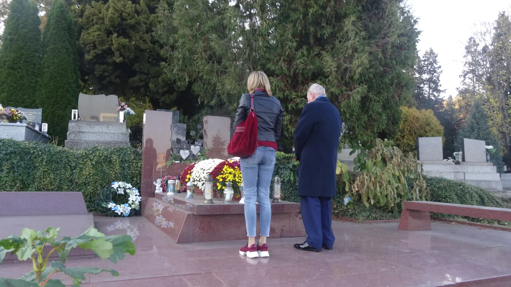 Hrob Ireny Schusterovej na Cintoríne sv. Rozálie v Košiciach je neprehliadnuteľný. V týchto dňoch ho navštívil Rudolf Schuster s dcérou Ingrid.