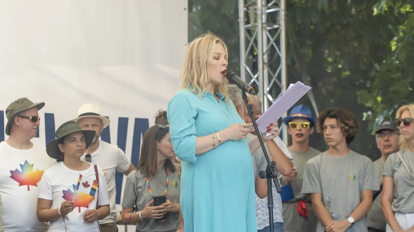 Veronika napriek pokročilému tehotenstvu moderovala Dúhový PRIDE v Bratislave.
