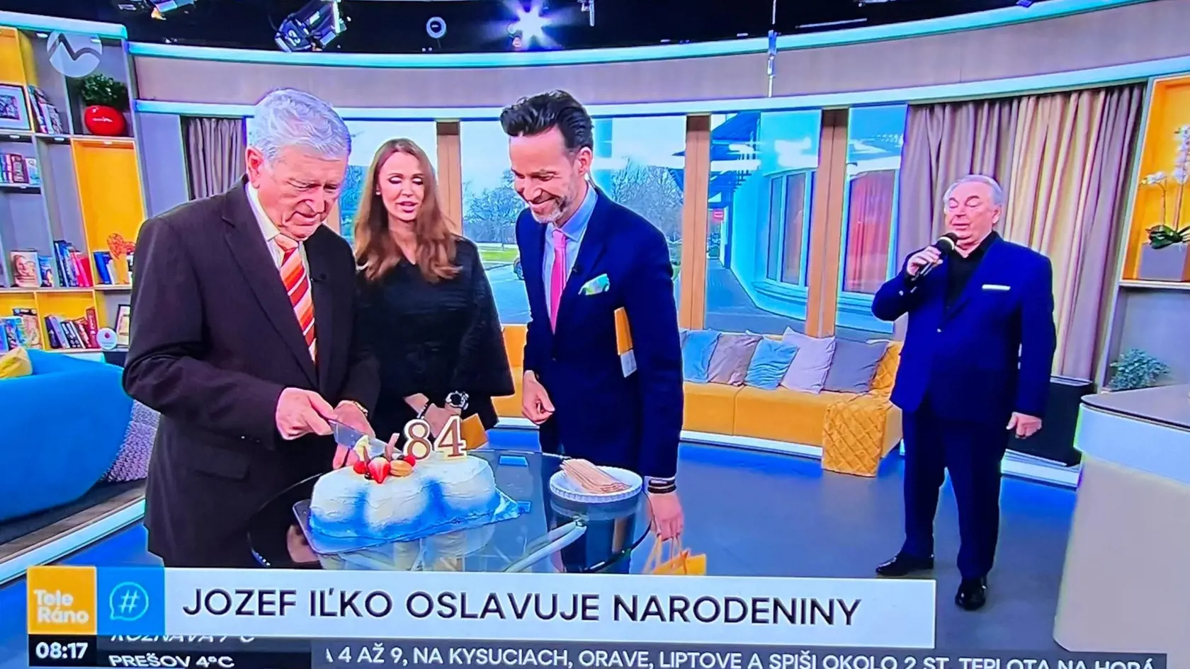 Meteorológ Jozef Iľko oslavoval 84 rokov. V Markíze mu prichystali veľké prekvapenie! Pomenovali po ňom most, na ktorom pravidelne hlási počasie.