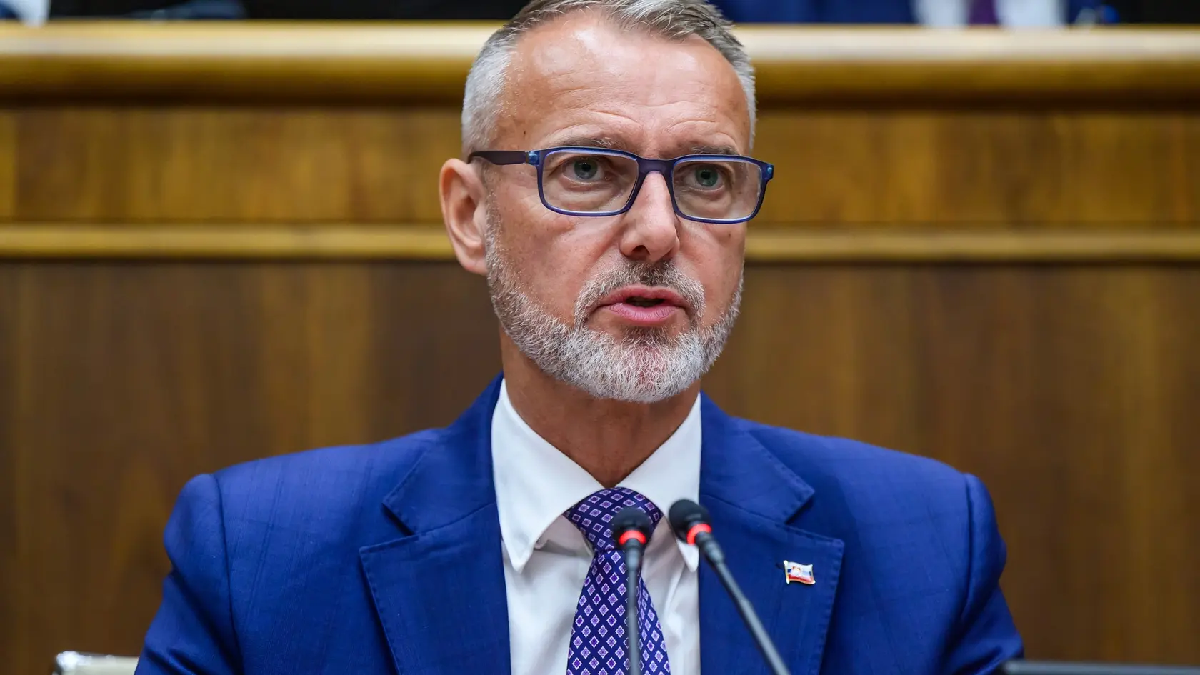 Nový zákon o lobingu, ktorý pripravuje ministerstvo vnútra, má priniesť férovosť. Nechceme ním nikoho terorizovať. Uviedol to predseda Národnej rady (NR) SR Richard Raši (Hlas-SD) pre TASR.