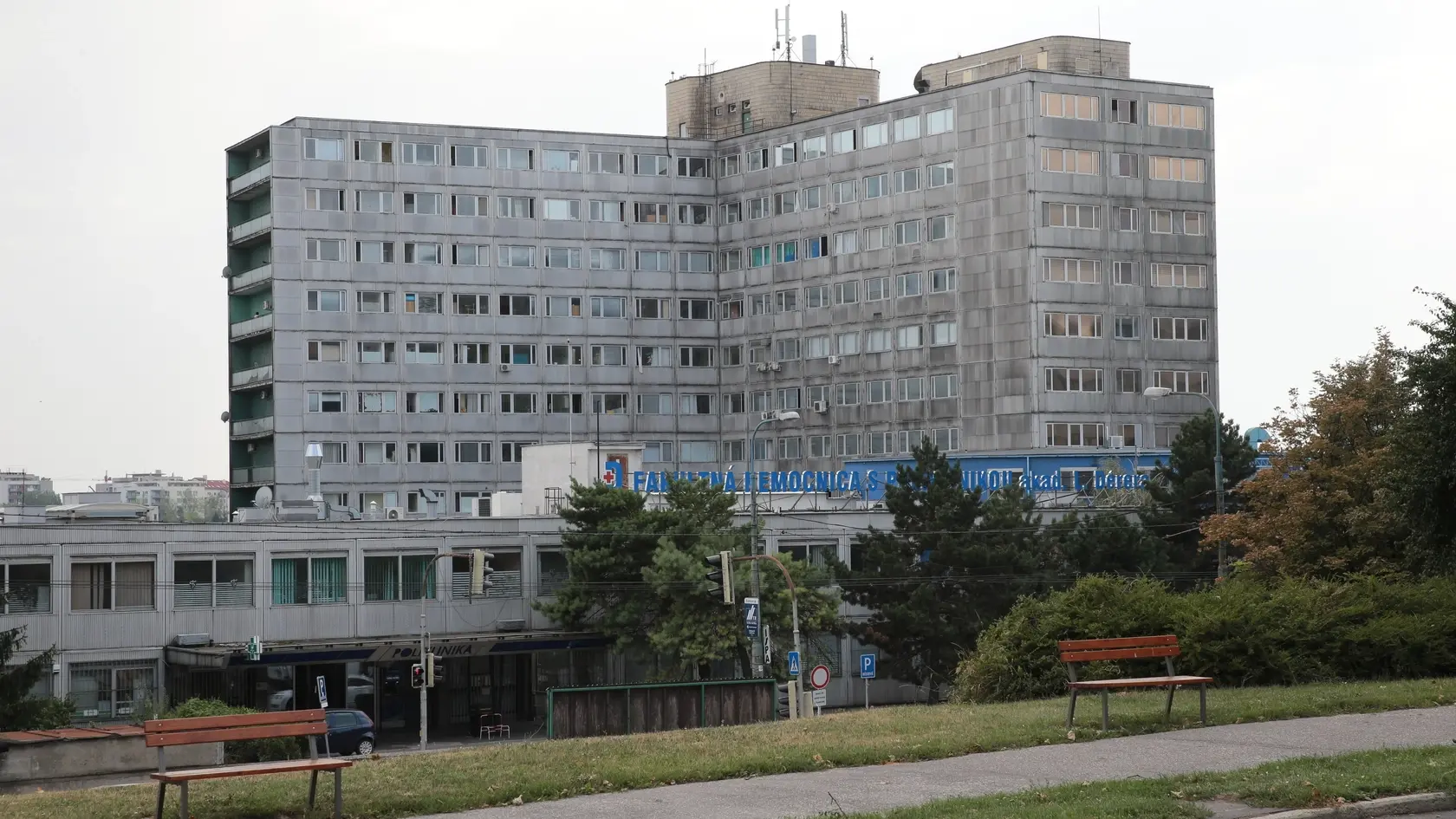 Univerzitná nemocnica Bratislava na Kramároch má vážny problém.