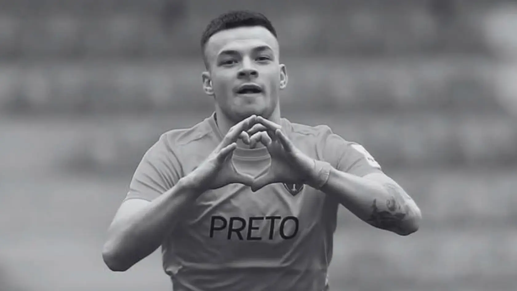Talentovaný futbalista Tomáš (†23) zo Sečovskej Polianky (okres Vranov) zahynul pri tragickej zrážky štvorkolky a motorky na poľnej ceste. Pôsobil vo viacerých futbalových kluboch - v Žiline, Humennom, Trebišove, začínal v rodnej obci.