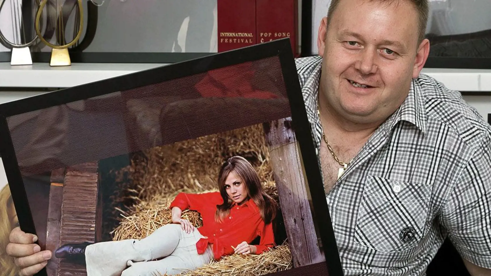 Mikuláš Vermeš dodnes uchováva množstvo fotografií i garderóbu svojej slávnej tety.