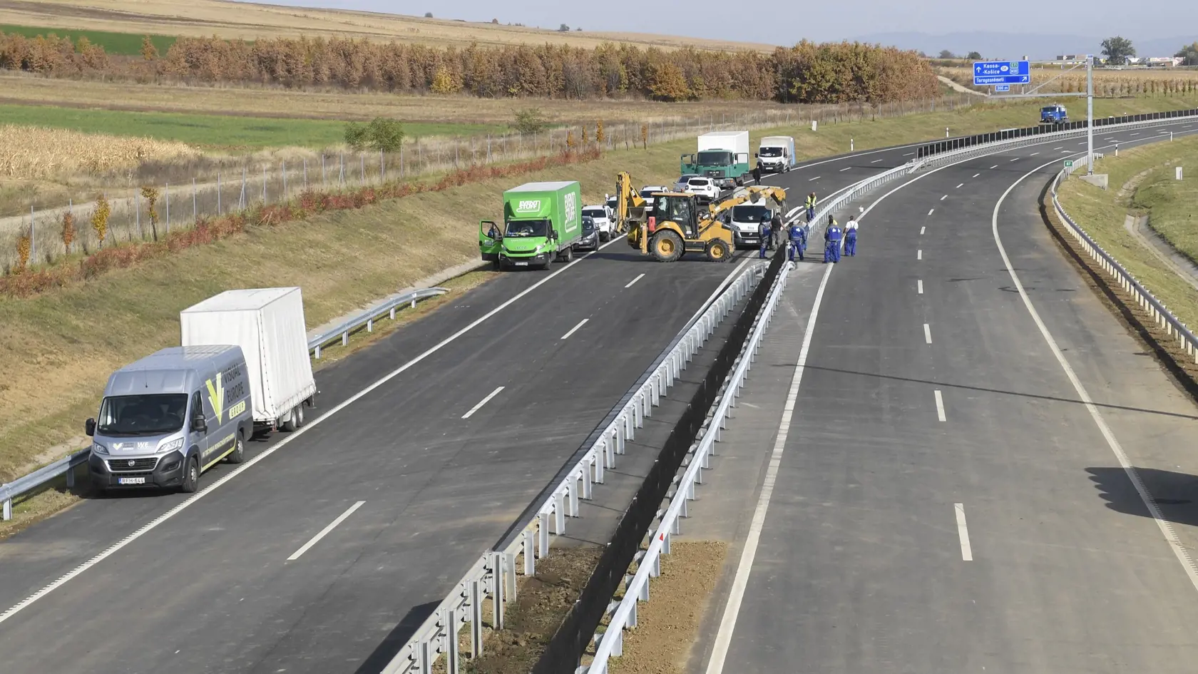 Na východe Maďarska otvorili v utorok 26. októbra 2021 úsek diaľnice M30, spájajúcu Miškovec s maďarsko-slovenským hraničným priechodom v Tornyosnémeti. Snímka z diaľnice M30 od Miškovca po maďarsko-slovenský hraničný priechod v Tornyosnémeti. FOTO TASR – František Iván