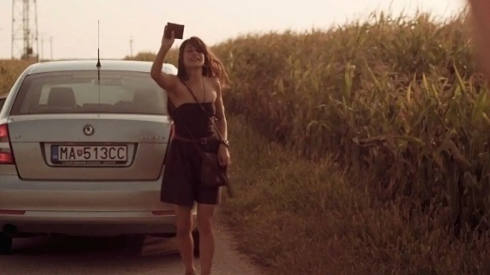 Monika Potokárová v krátkometrážnom poetickom road movie z roku 2016 režiséra Mareka Káčera Divoká karta.