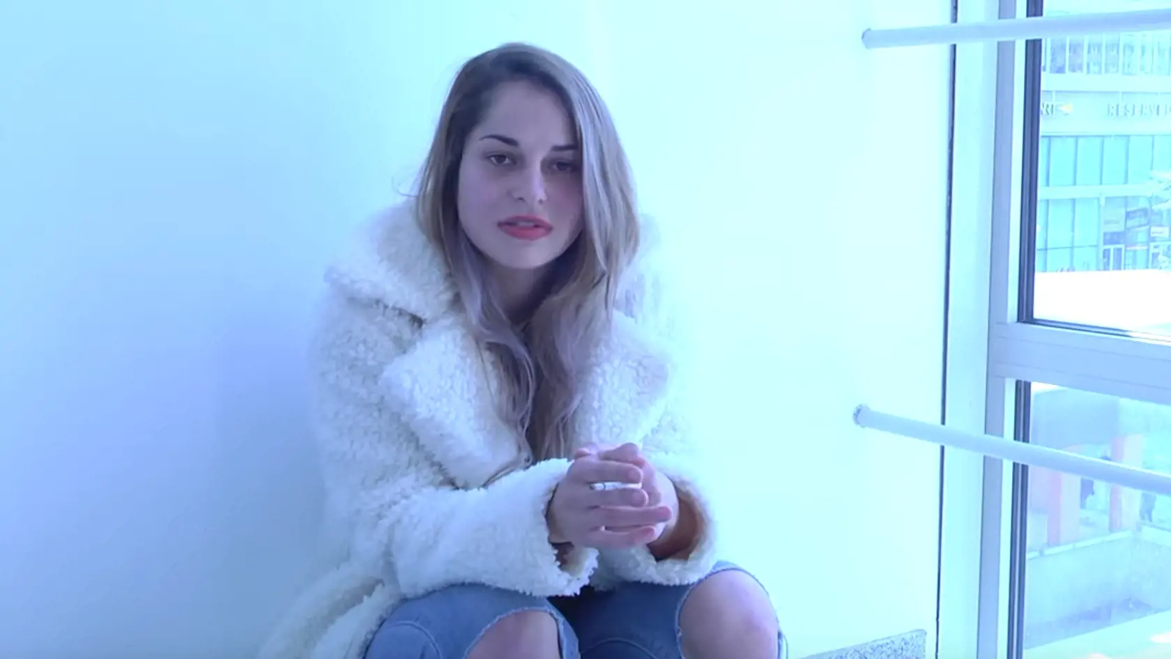 Monika Potokárová zahviezdila aj v hre Ruské denníky, kde hrala ako hlavná postava Alexandra Ľvovna Rachamanovová. Nechýbala jej povestná cigaretka v ruke.
