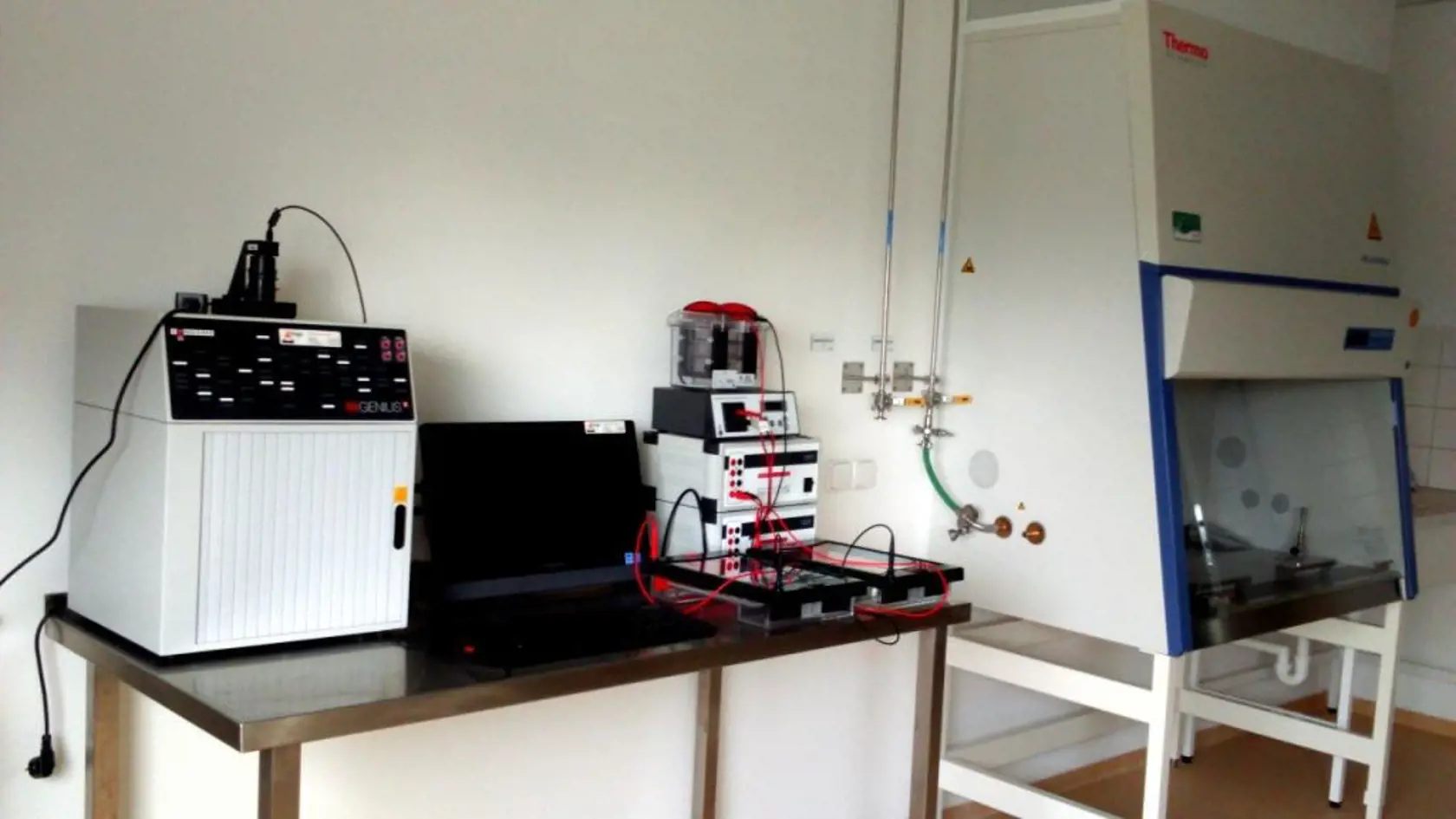 Biotechnologické laborátoriá SAV v Šarišských Michaľanoch. Za prísnej čistoty tu testujú  vakcíny či liečivá.