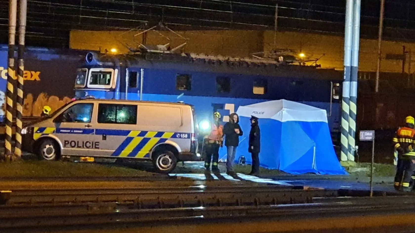 Polícia vo štvrtok podvečer dopadla tridsaťdvaročného muža podozrivého z vraždy dieťaťa. Činu sa podľa kriminalistov dopustil okolo 17:30 na hlavnej železničnej stanici v Hradci Králové.