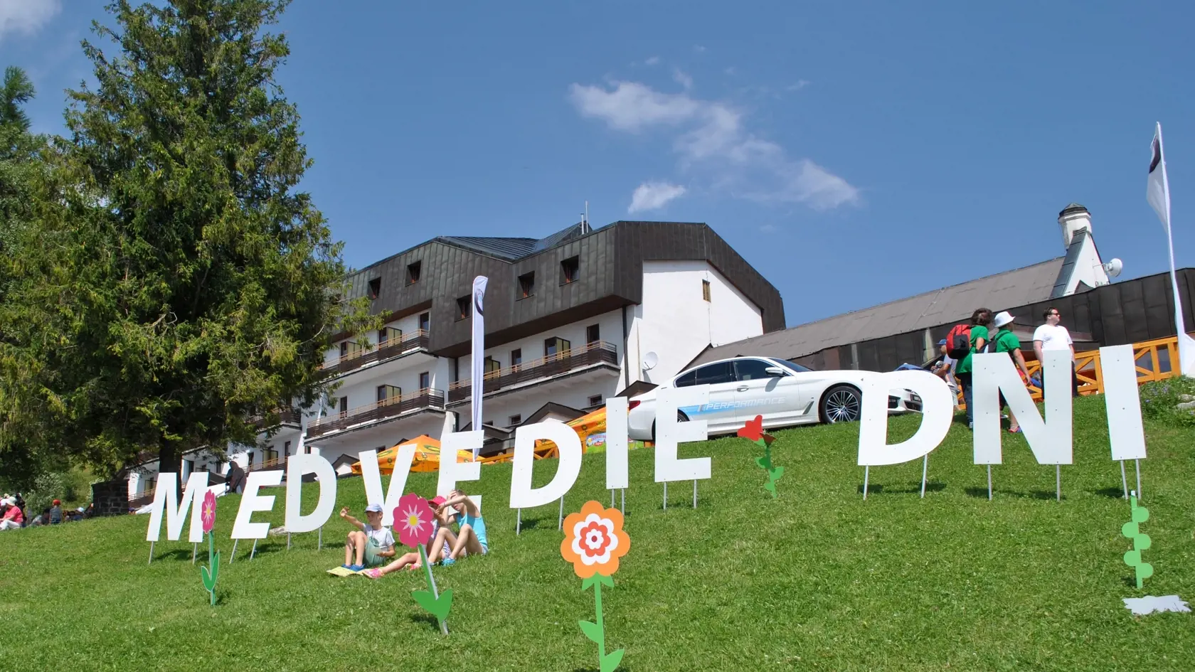 Medvedie dni trvajú do nedele. 