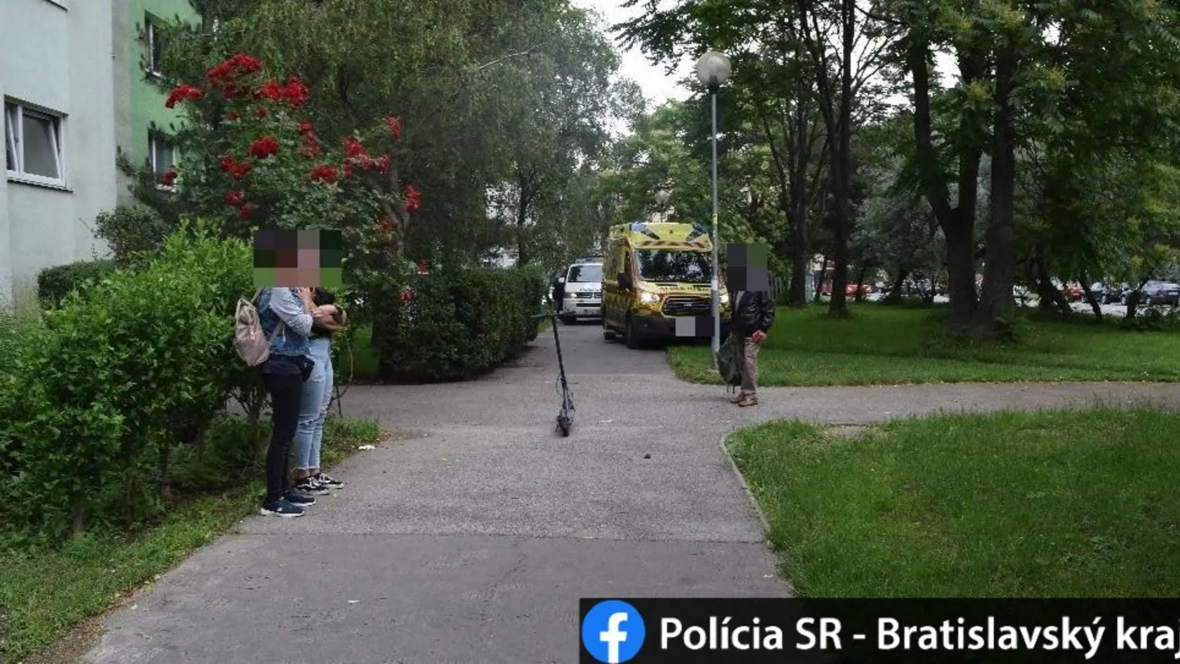 Vodička na kolobežke  v Bratislave zranila chodkyňu, nedodržala rýchlosť jazdy.
