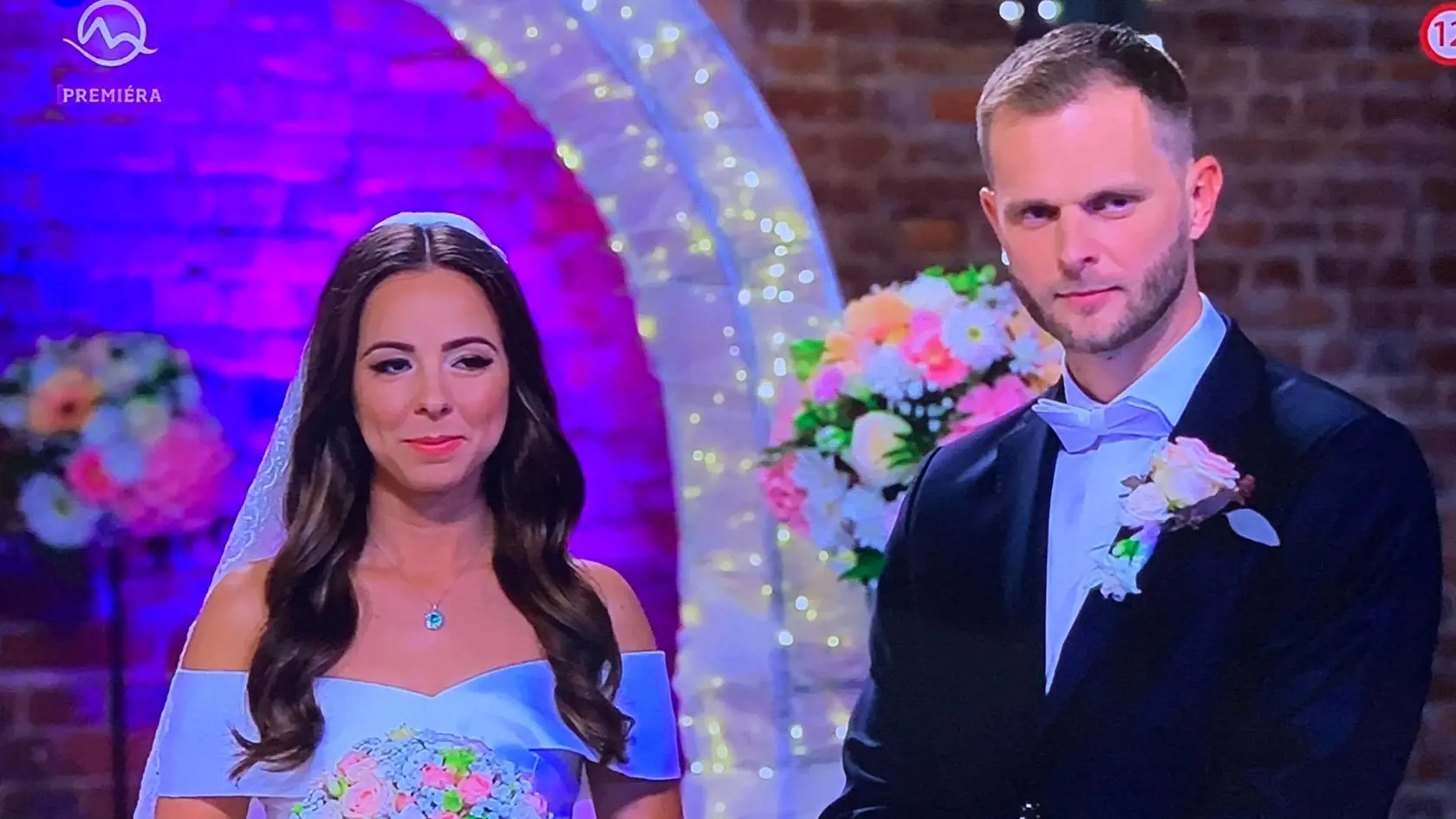 Ženích Michal sa pri pohľade na nevestu netváril príliš nadšene.