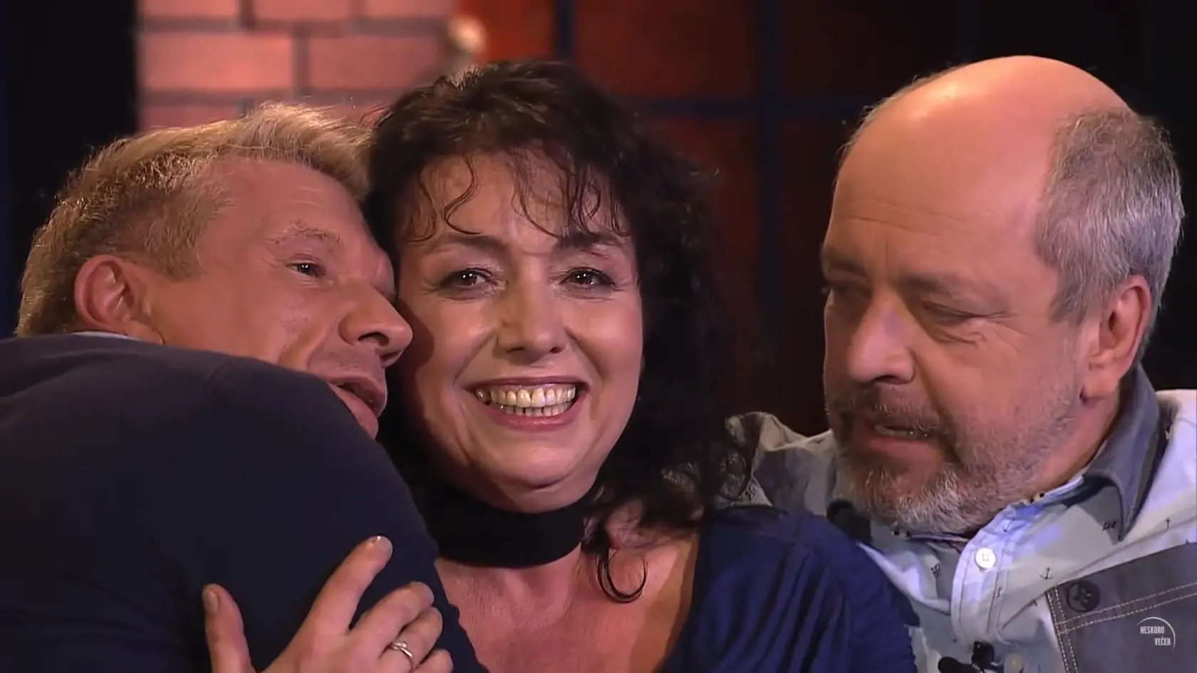 Stretnutie niekdajších detských hercov. Zľava Richard Stanke, Katarína Zatovičová, Matej Landl.