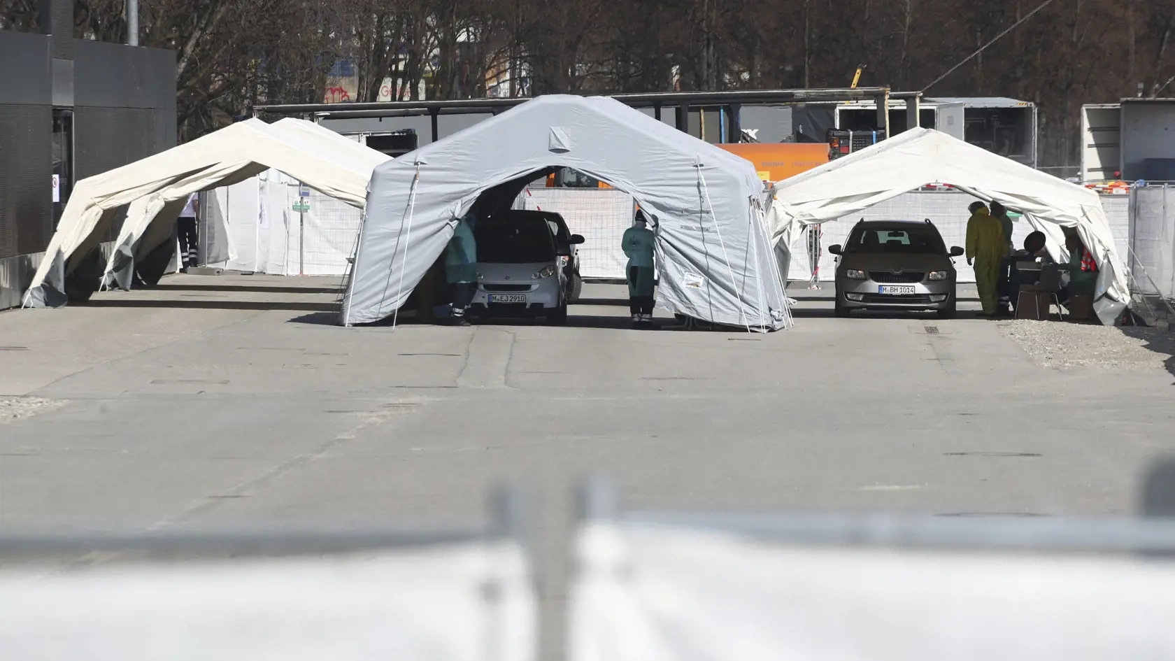 S plným nasadením kapacít súkromných a štátnych laboratórií odhaduje štát v priebehu týždňov počet testovaných pacientov až na 4000 denne.