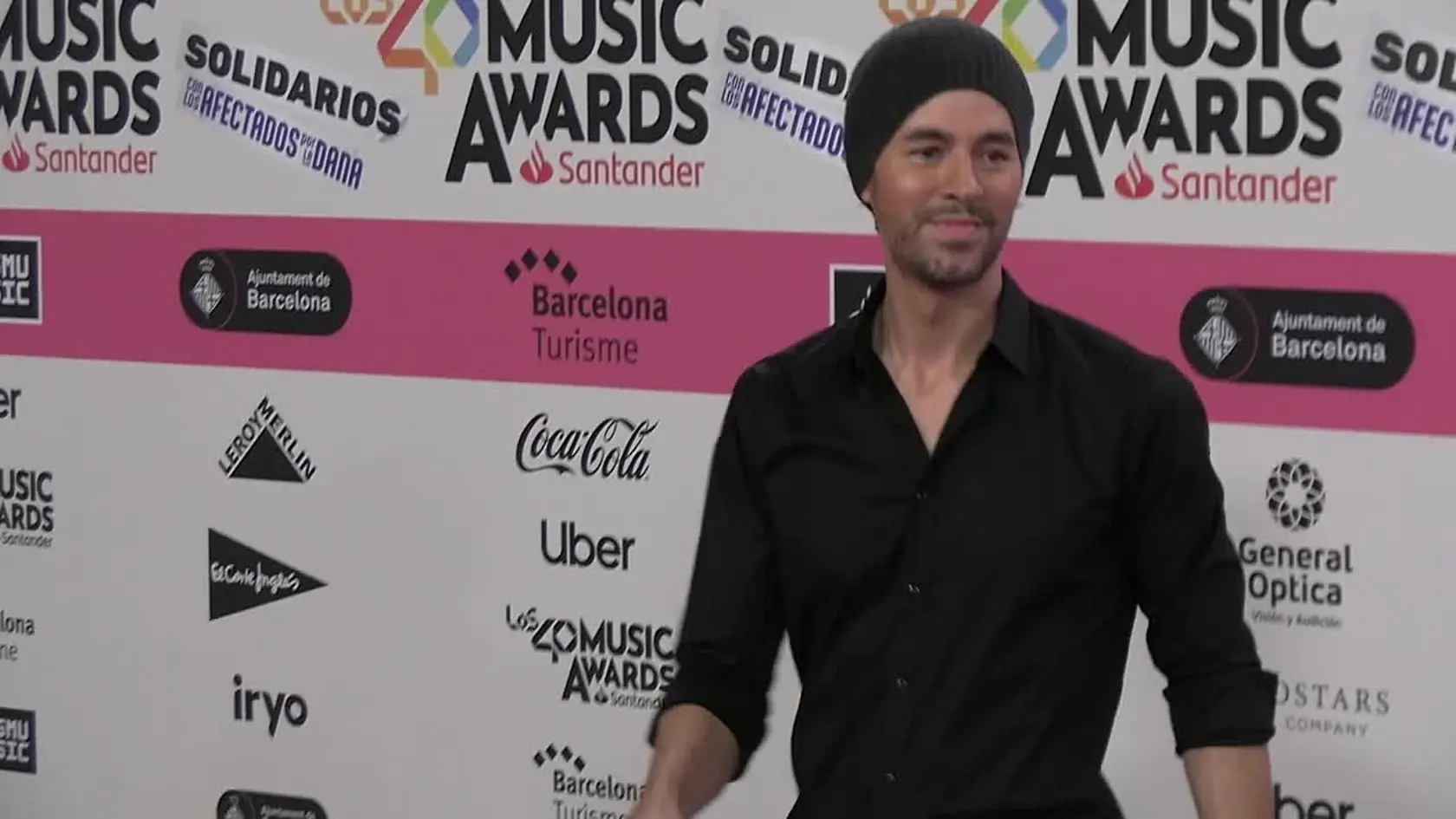 Enrique Iglesias a Anna Kournikova patria medzi najznámejšie, no zároveň najdiskrétnejšie páry v šoubiznise. Ich vzťah trvajúci vyše dve desaťročia je dôkazom toho, že šťastie nemusí byť vystavené reflektorom médií. Spolu vychovávajú tri deti