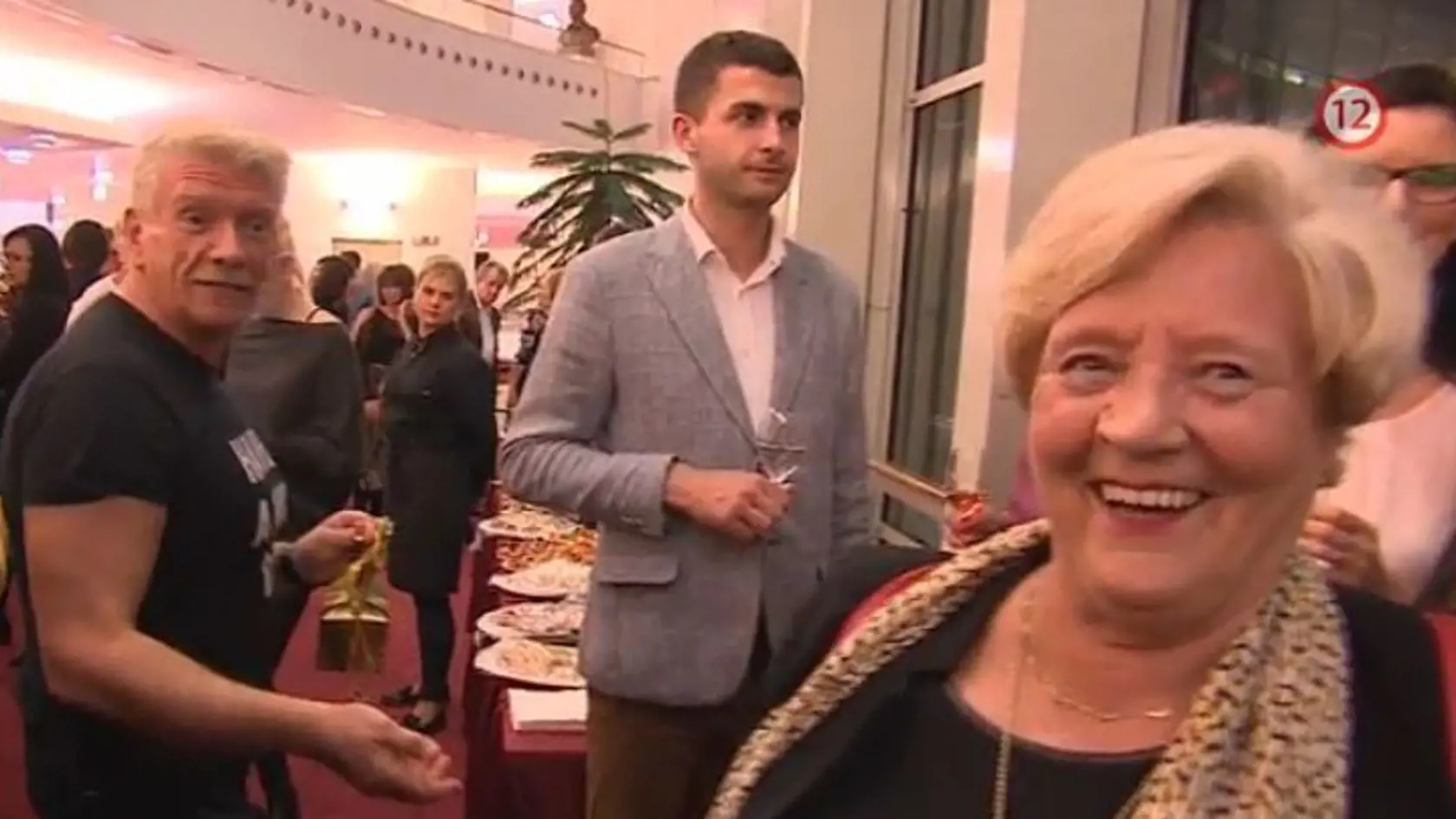 Hercova mama na premiére v SND.
