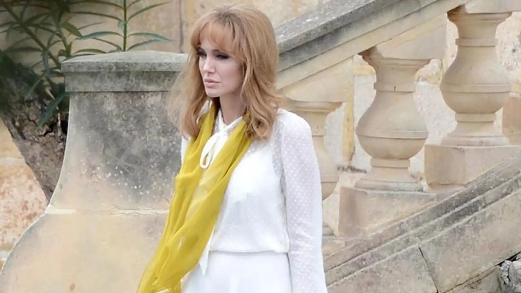 Angelina Jolie išla na blond