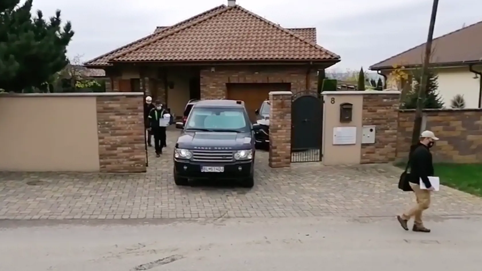 Zásah NAKA v dome u Tibora Gašpara a jeho zadržanie.