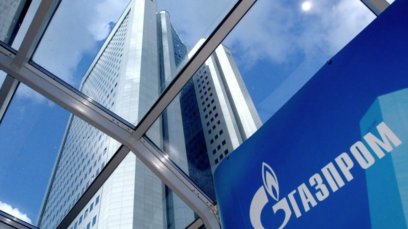 Ruský plynárenský koncern Gazprom varoval, že ceny plynu v Európe môžu v zime vzrásť o 60 % na viac než 4000 USD (3948,28 eura) za 1000 kubických metrov (m3).