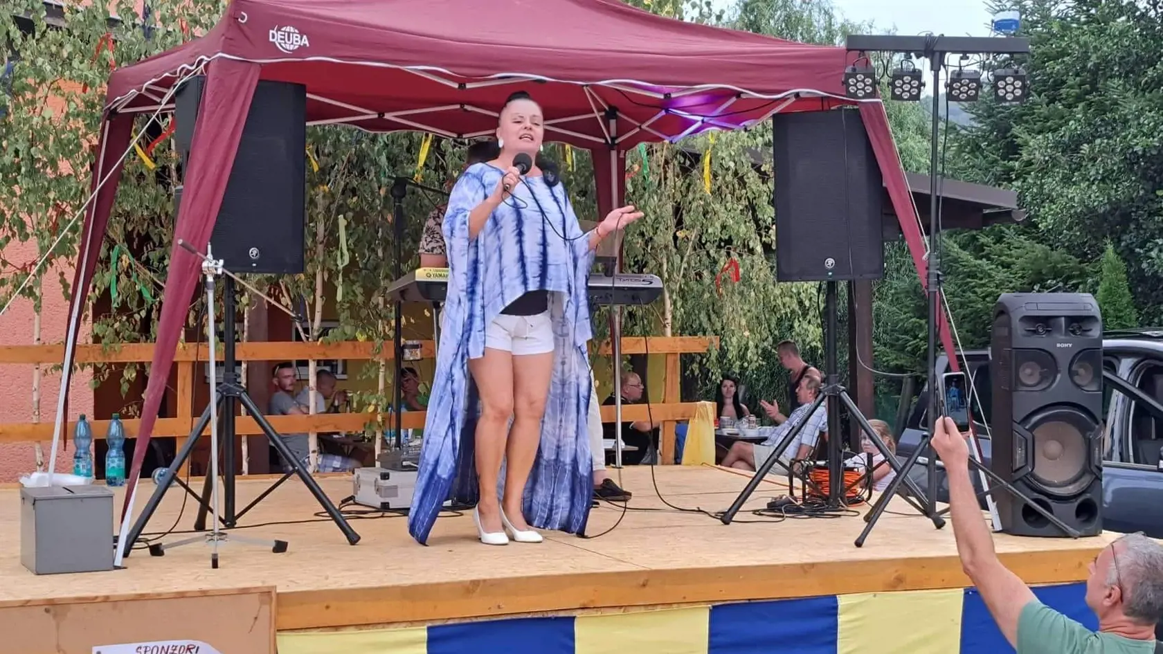 Jadranka nahodila sexi šortky.
