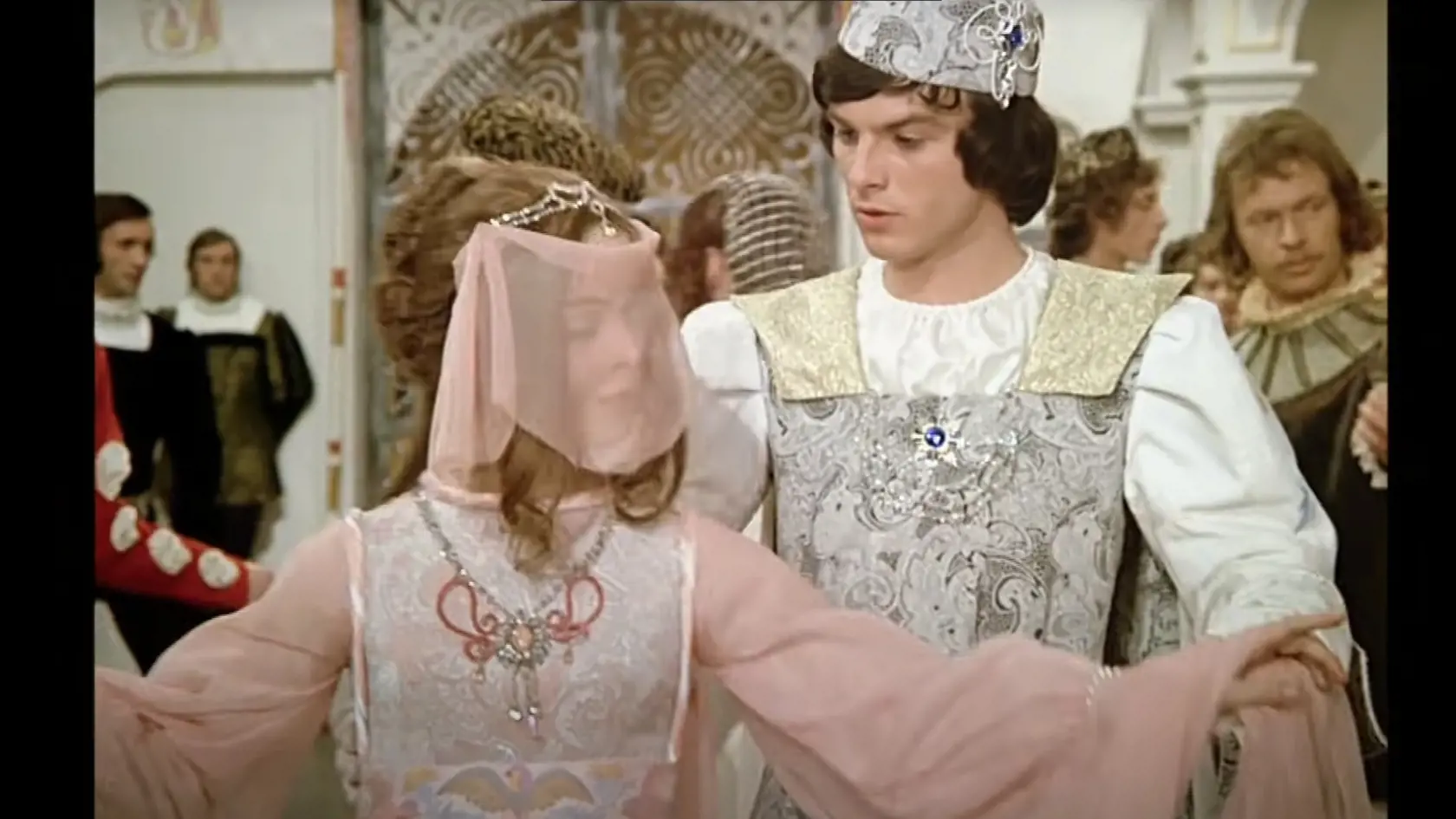 Tři oříšky pro Popelku (1973)