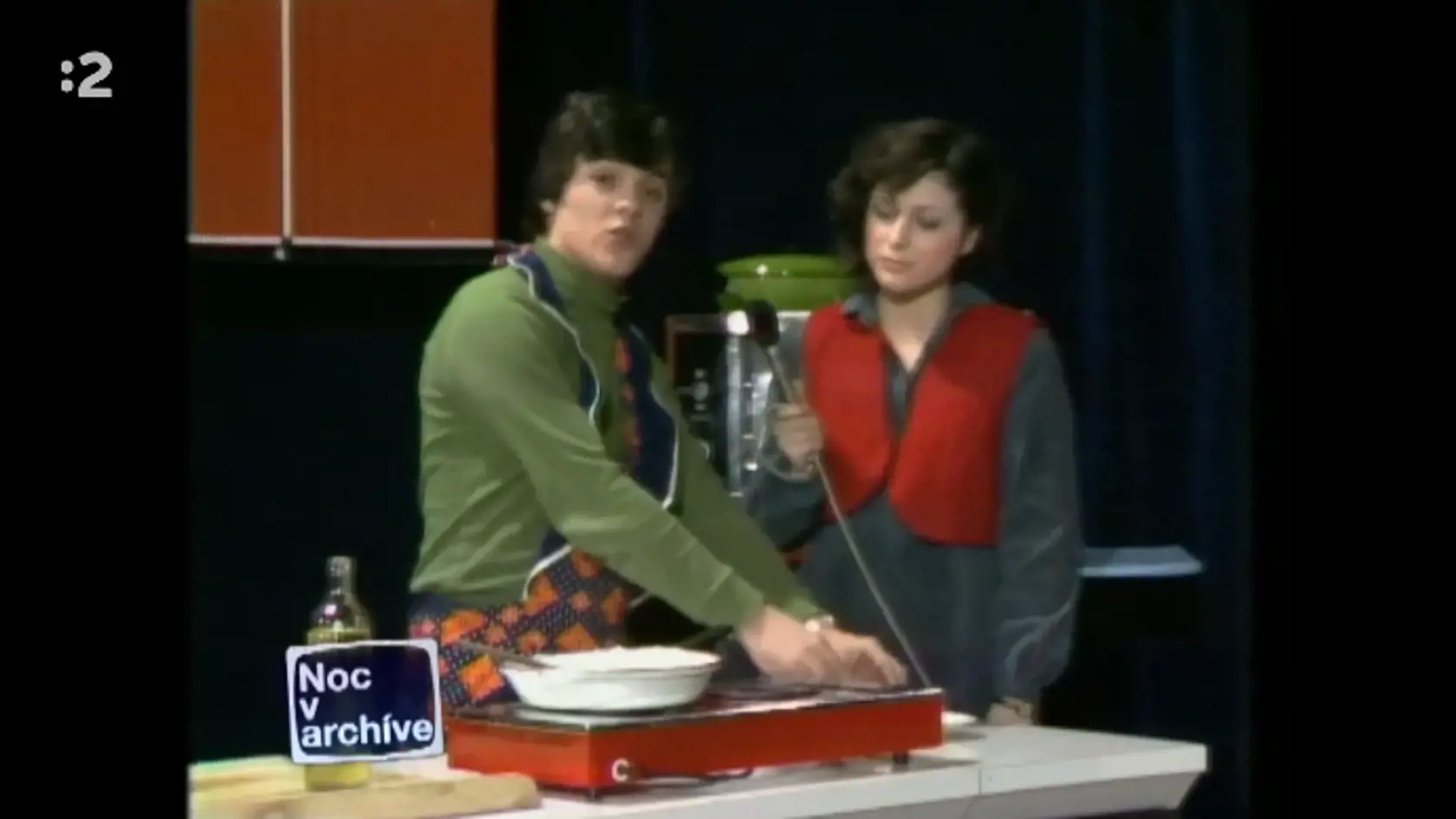 Marian Kočner ako nadaný kuchár v relácii Pionierska lastovička z roku 1982.
