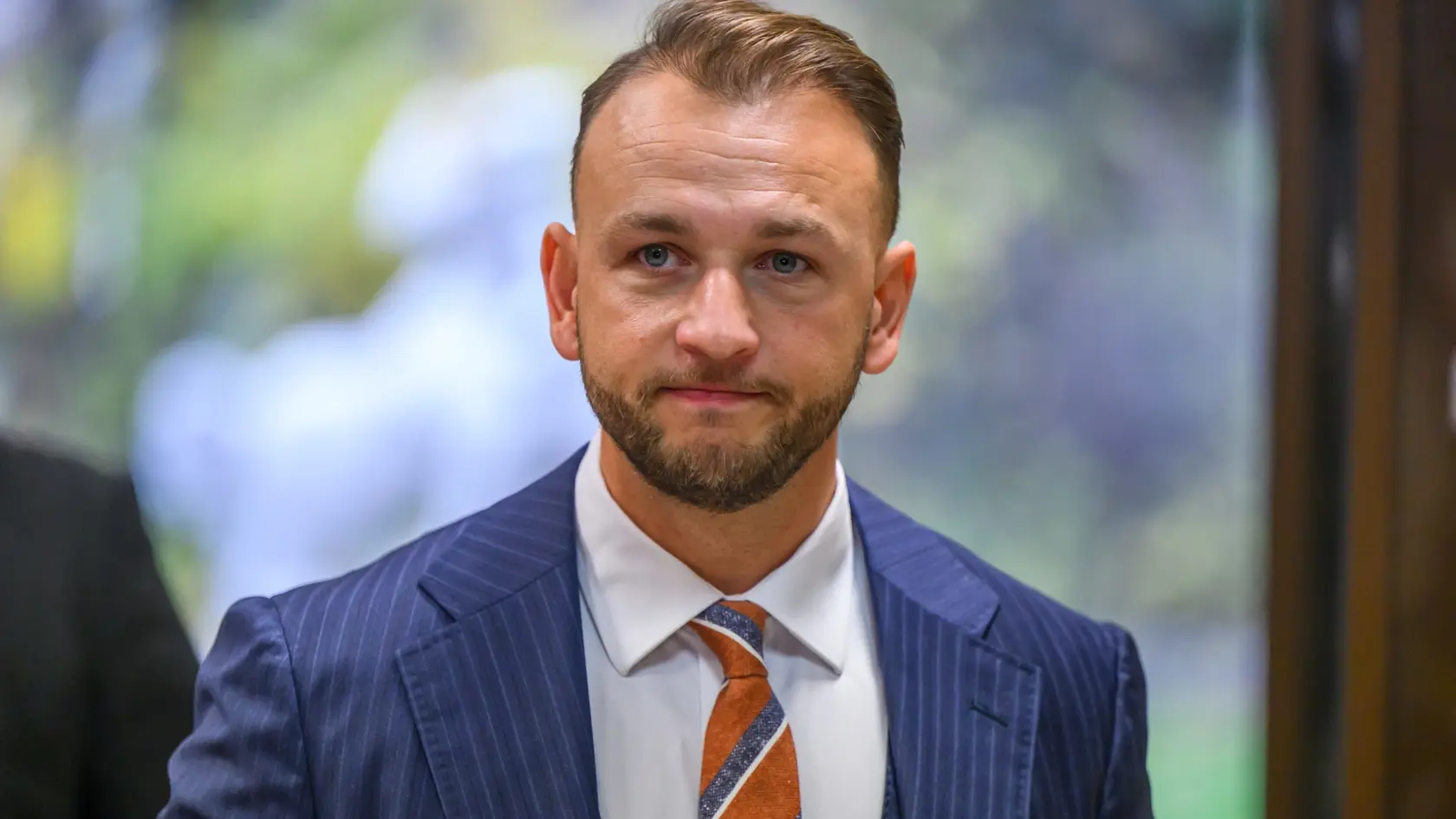 Na snímke minister vnútra SR Matúš Šutaj Eštok (Hlas-SD) prichádza na 60. schôdzu vlády SR v Bratislave 20. novembra 2024.