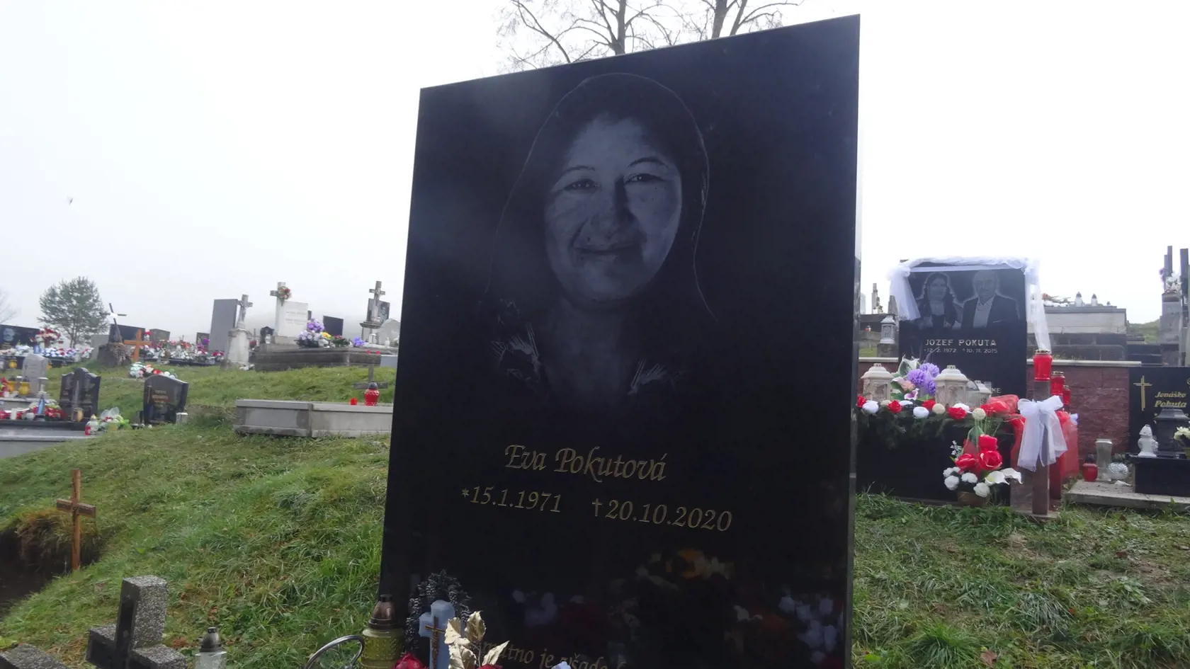 Miestni si nemyslia, že zastupiteľstvo odsúhlasí novelu, keďže na cintoríne je aj nadrozmerný náhrobok starostovej manželky.