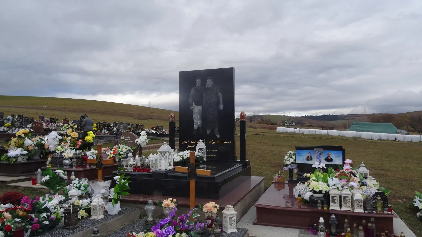 Smižanci sú zvedaví, či sa podarí v zastupiteľstve presadiť, aby na ich cintoríne sa nebudovali takéto nevkusné pomníky.