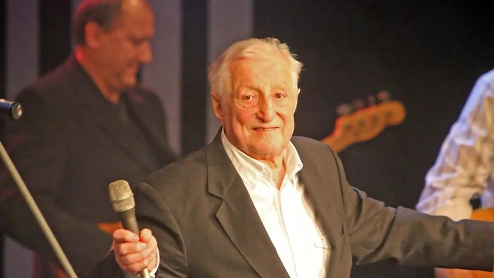 Obľúbený český spevák Pavel Bobek zomrel vo veku 76 rokov.