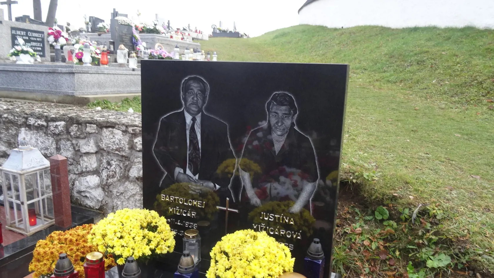 V Žehre sa priezvisko Mižigár opakuje pričasto na náhrobných doskách drahších hrobov.