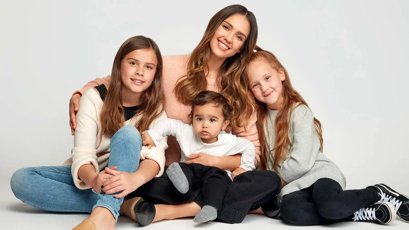 Jessica Alba (41) – The Honest Company: 
Firmu s kvalitnými detskými a domácimi produktami založila pred desaťročím po narodení prvého dieťaťa, lebo sa obávala toxínov z bežných výrobkov. Jej „Poctivá spoločnosť“ už za prvý rok zarobila celých 10 miliónov dolárov.
