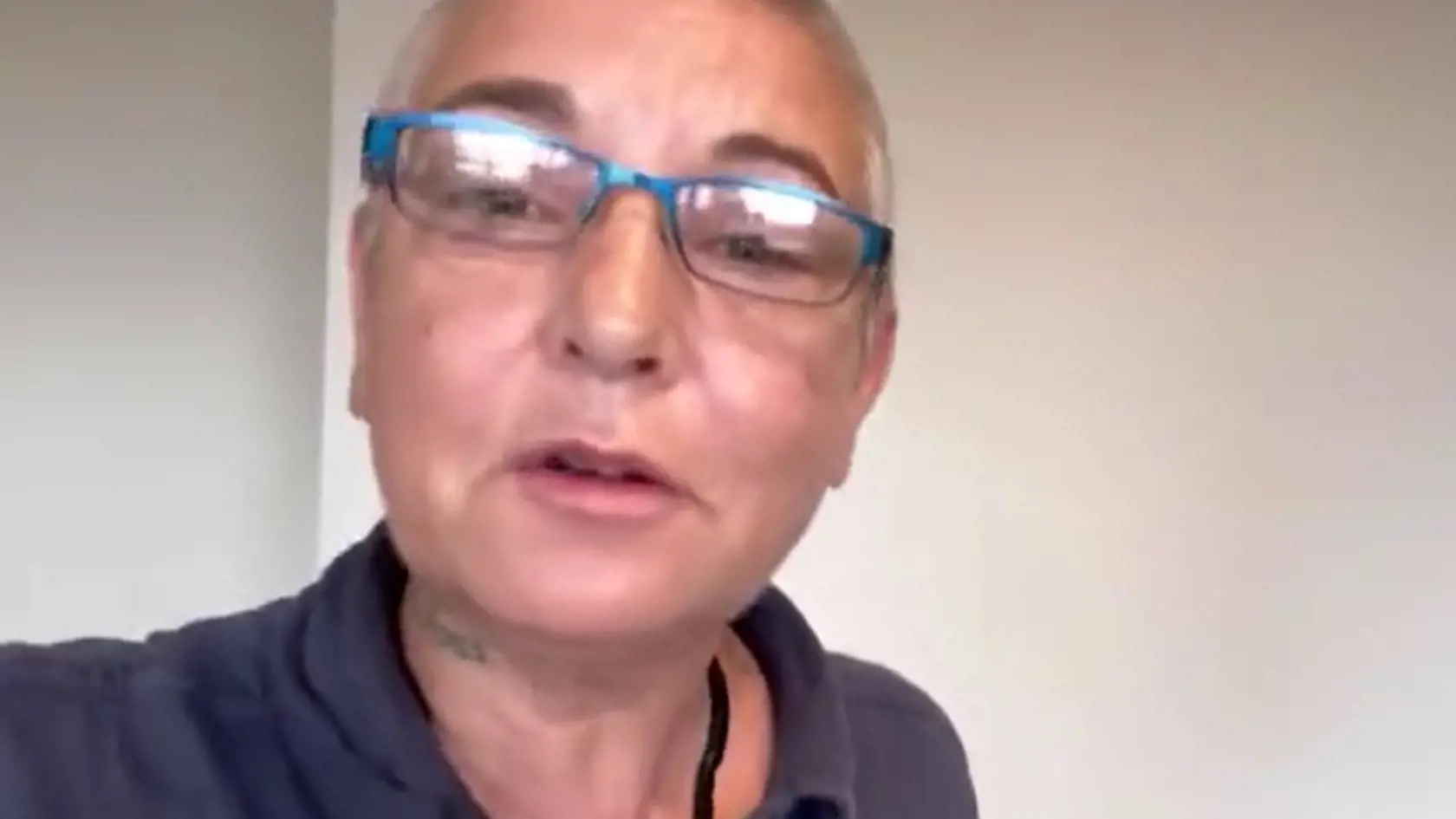 Posledné zábery Sinéad O’Connor (†56) pred smrťou: „V každom prípade vyzerám ako s***, a preto som nechcela natočiť video... Ale vieš, ako tvoje dieťa, žiaľ, zomrie – nie je dobré pre telo alebo dušu byť spravodlivý."