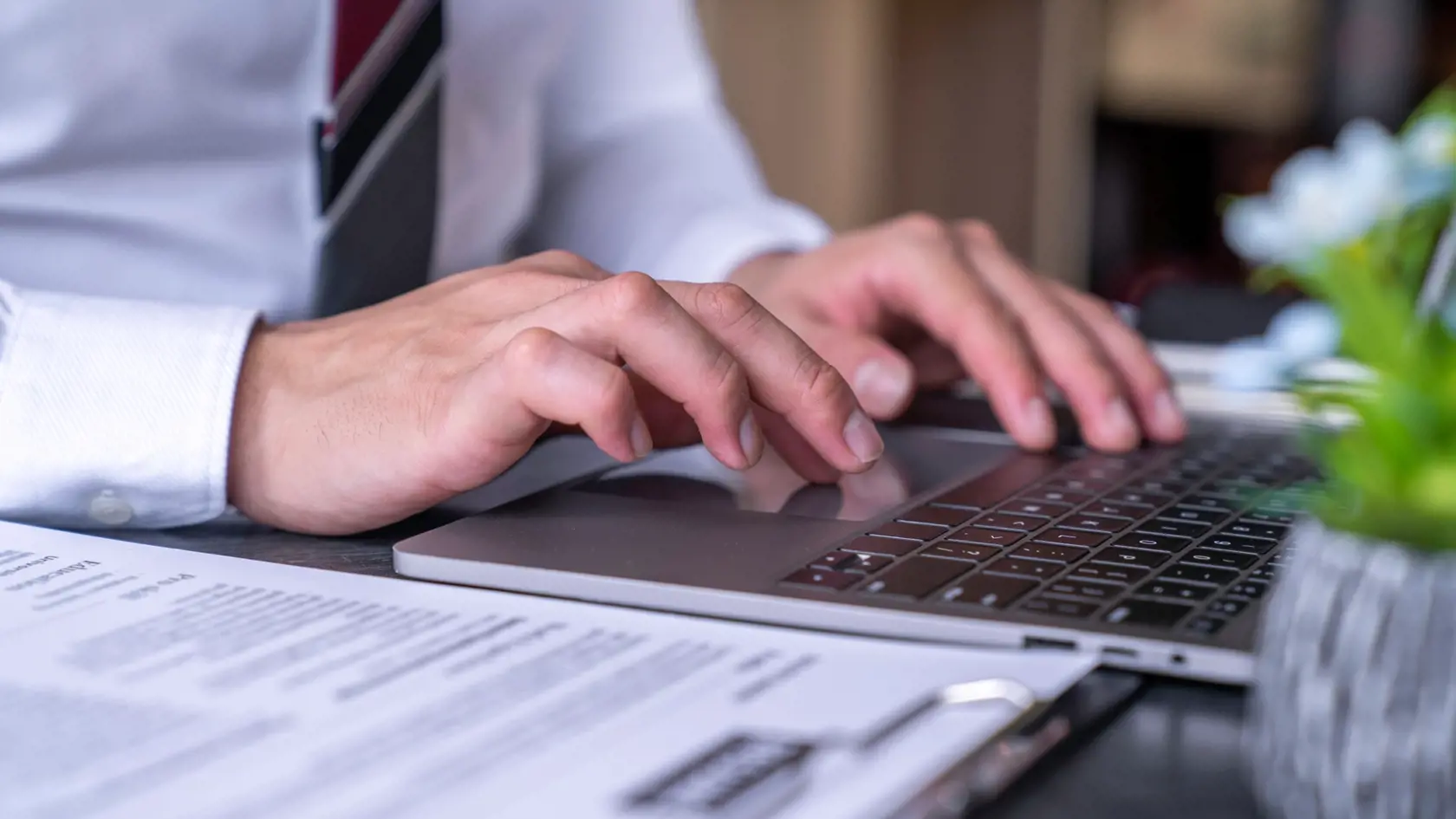 Business,Man,Printing,Resume,To,Send,Job,Application,Online,,Resume